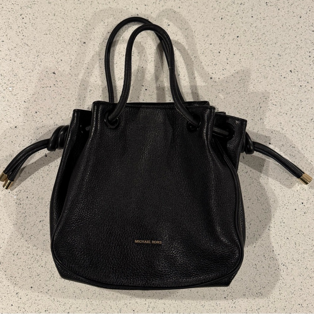 Michael Kors Pebbled Leather Bucket bag
